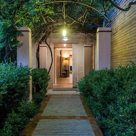 The Secret Escape. Luxury Redefined.