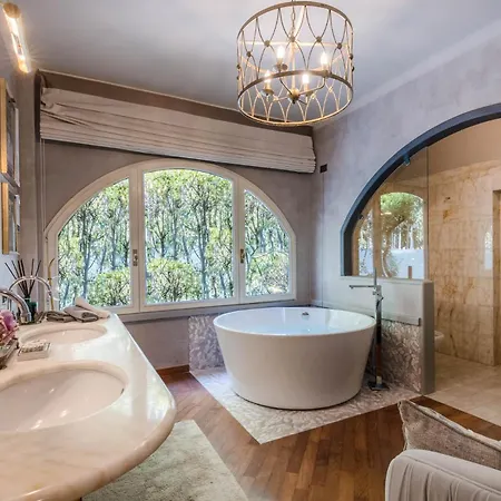 The Secret Escape. Luxury Redefined. *